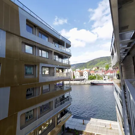 Nyoppusset Med Utsikt Og Takterrasse Apartment Bergen
