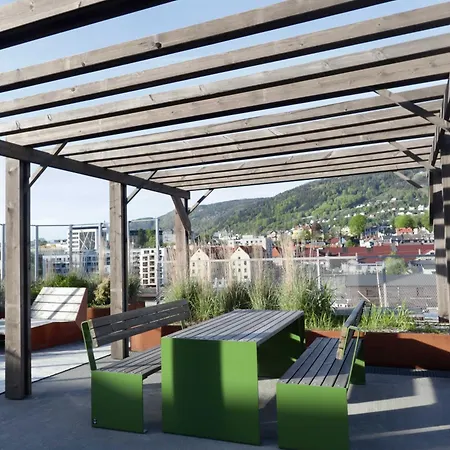 Nyoppusset Med Utsikt Og Takterrasse Apartman Bergen
